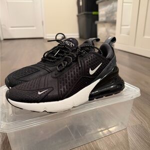 Women’s Nike Air Max 270 - sz 7.5